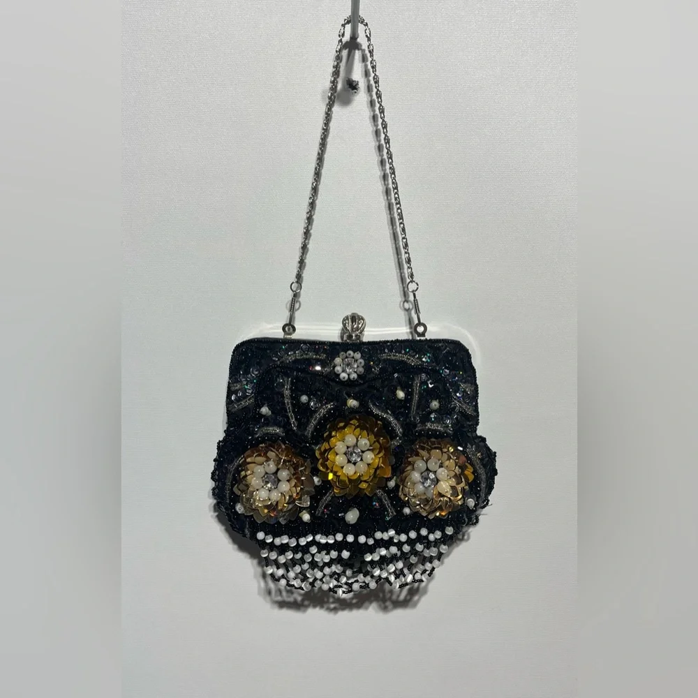 Elegant Black‎ Evening Bag Great Detail Beading. Beautiful!